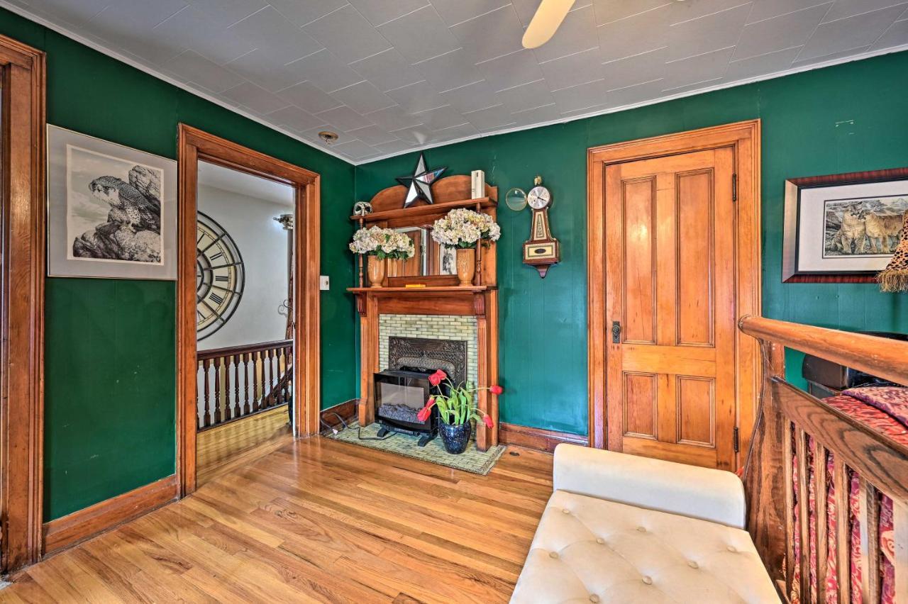 Unique And Historic Home Walk To Lake Champlain Платсбърг Екстериор снимка