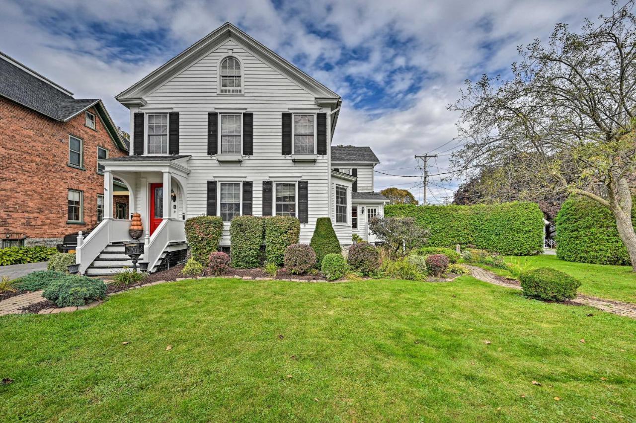 Unique And Historic Home Walk To Lake Champlain Платсбърг Екстериор снимка